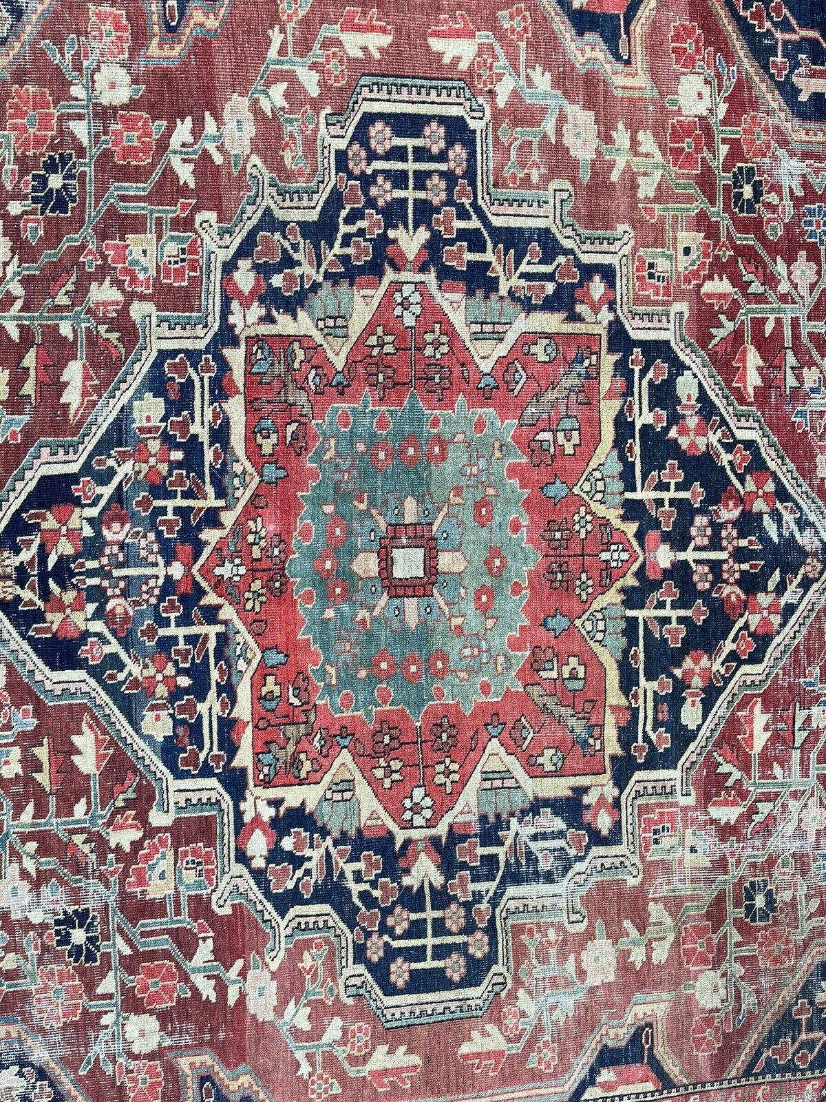 Stunning Antique 9x12 Hand-Knotted Heriz Rug