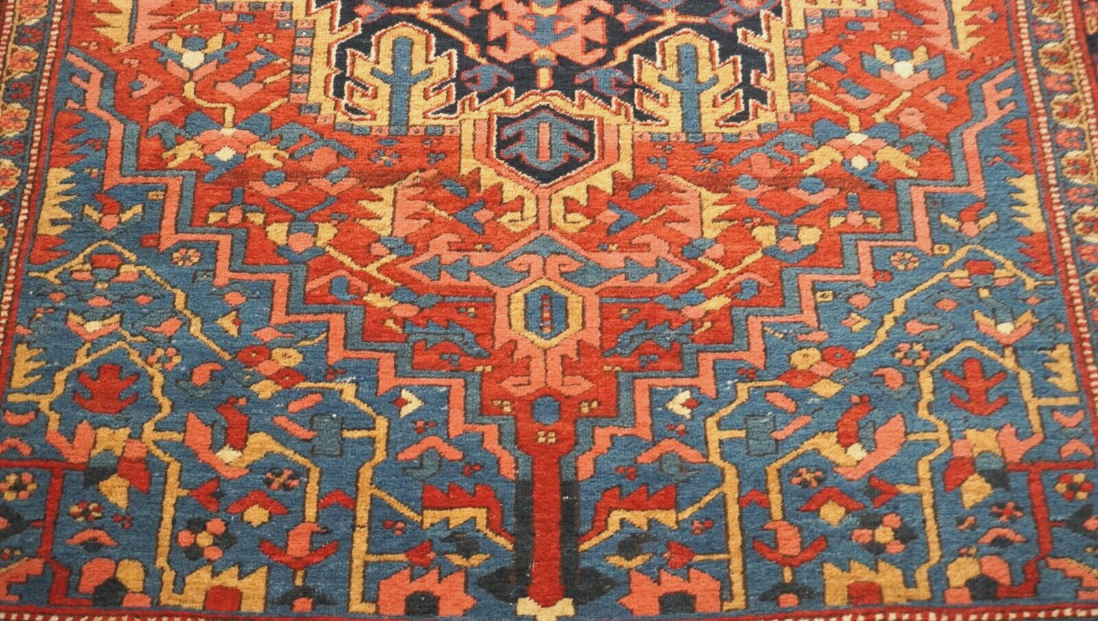 Stunning 1900s Hand-Knotted Herizz Serapii Rug