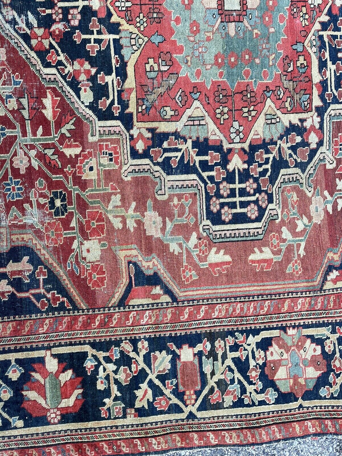 Stunning Antique 9x12 Hand-Knotted Heriz Rug