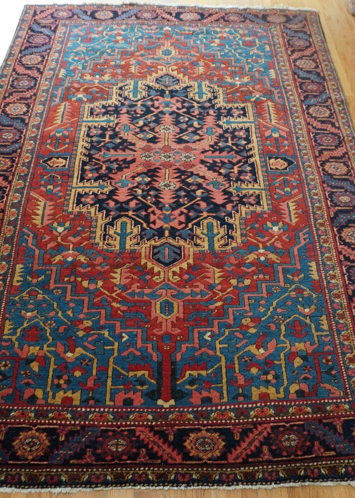 Stunning 1900s Hand-Knotted Herizz Serapii Rug