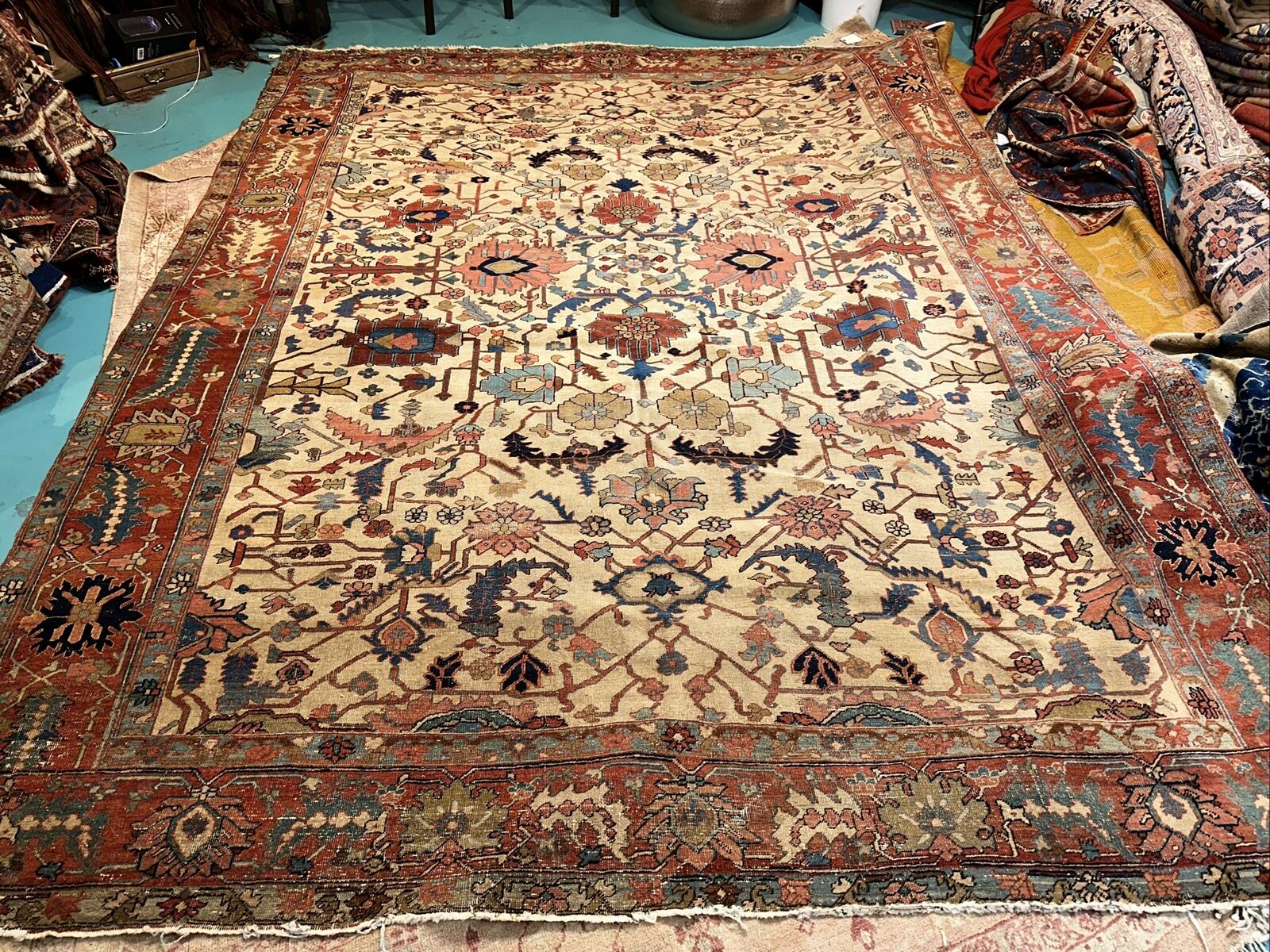 19th Century Antique Serapi – Exceptional Ivory Beauty