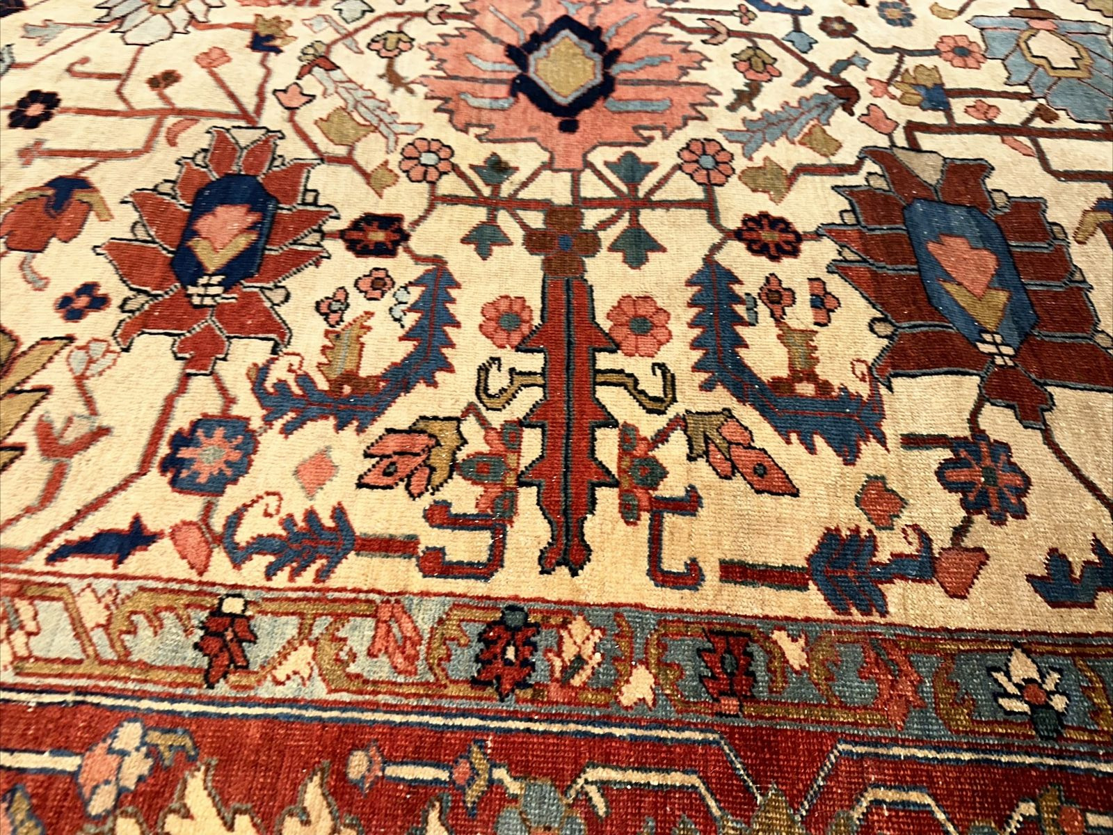 19th Century Antique Serapi – Exceptional Ivory Beauty