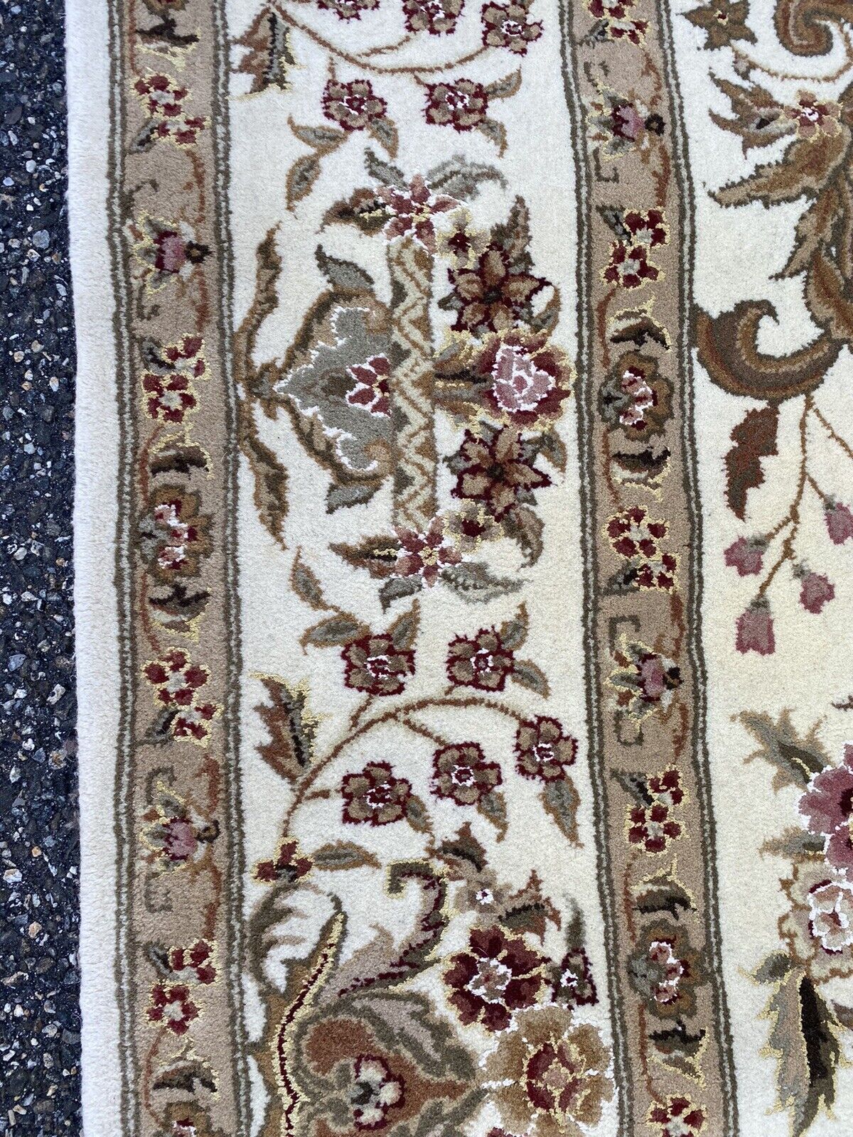 Ivory Lillian Hand-Tufted Wool Area Rug 5x8