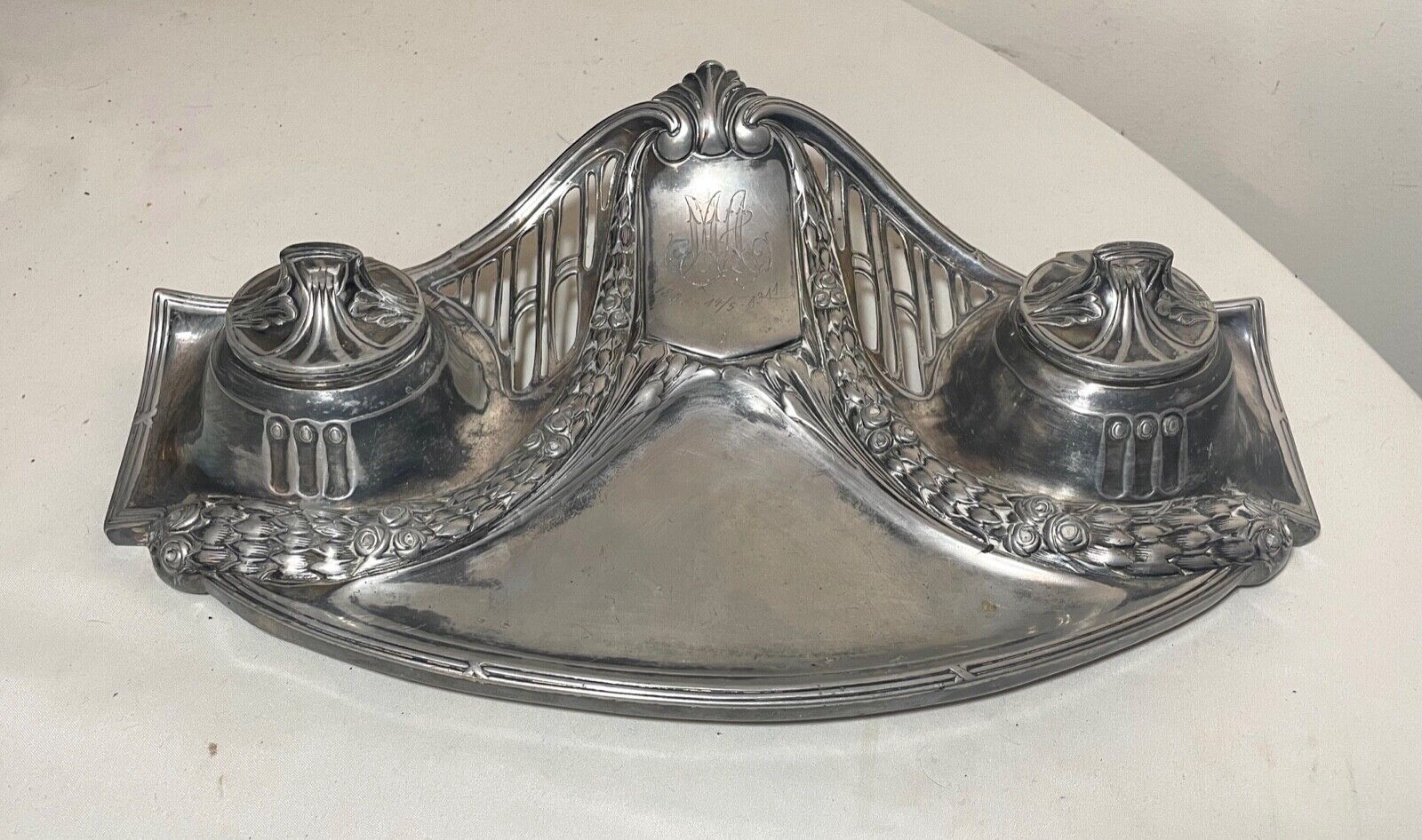 Art Nouveau Ornate Gilt Brass Desk Pen Inkwell