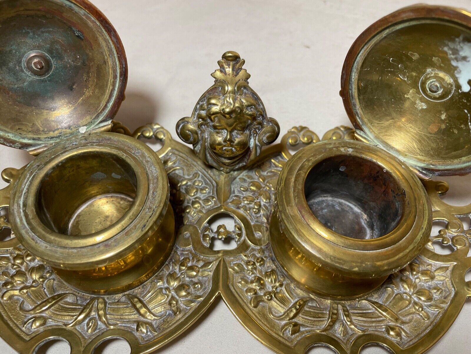 Victorian Cherub Gilt Bronze Brass Inkwell Stand