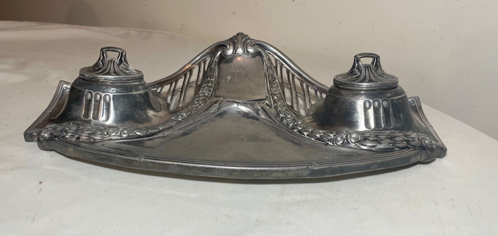 Art Nouveau Ornate Gilt Brass Desk Pen Inkwell