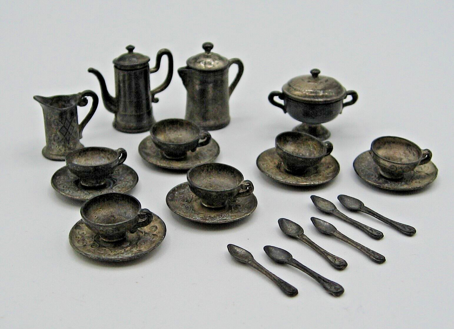 Miniature Metal Dollhouse Tea Set, 25 Pieces