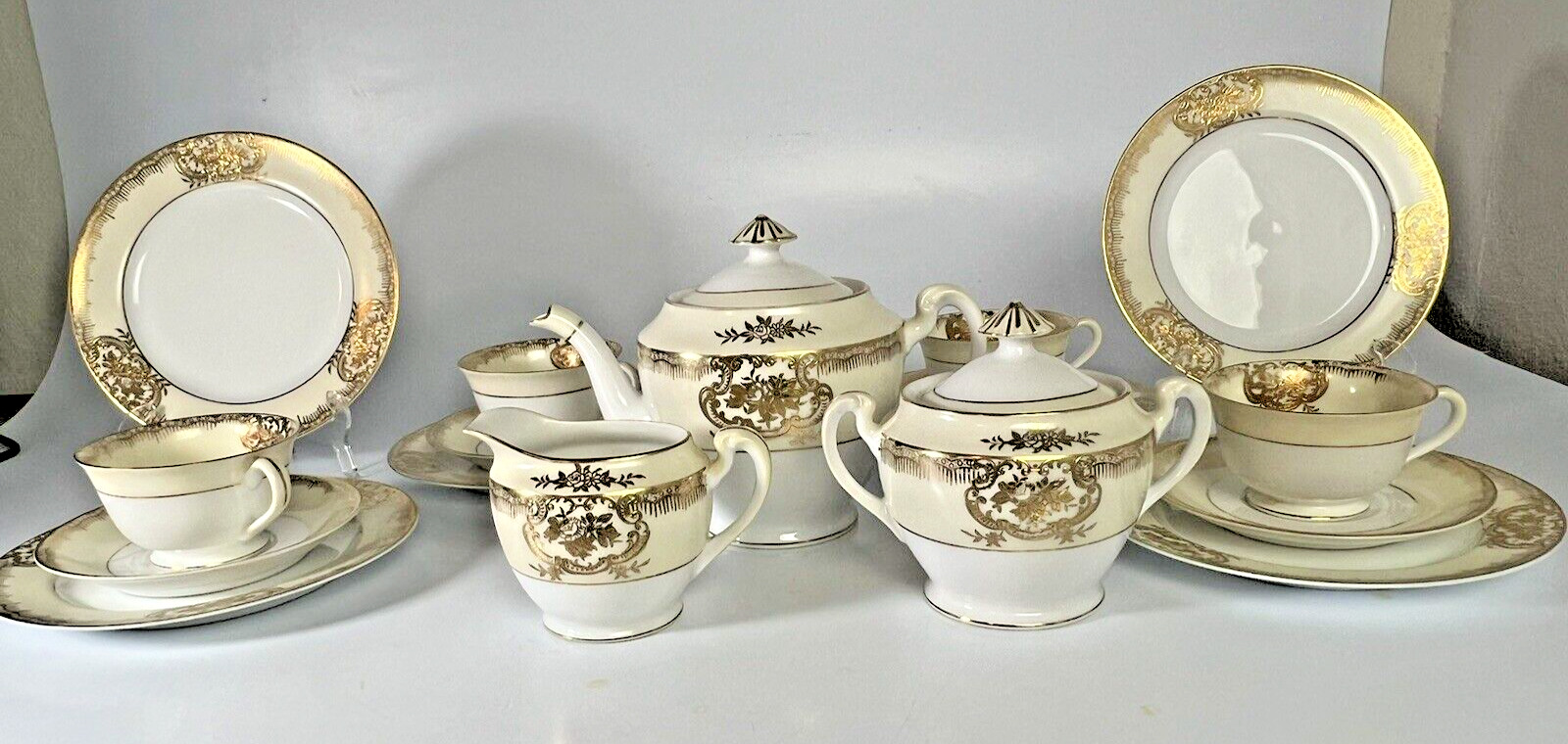 Hand Painted Noritake Moriage Tea Set 17 pcs