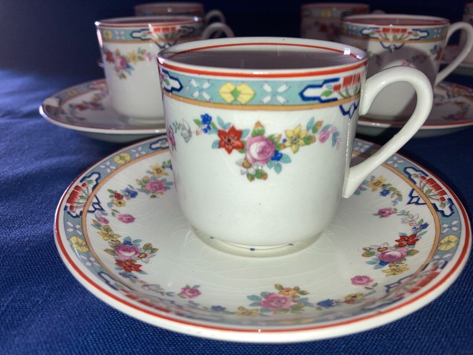 Victorian 1900 Tea Set with 8 Cups & Saucers