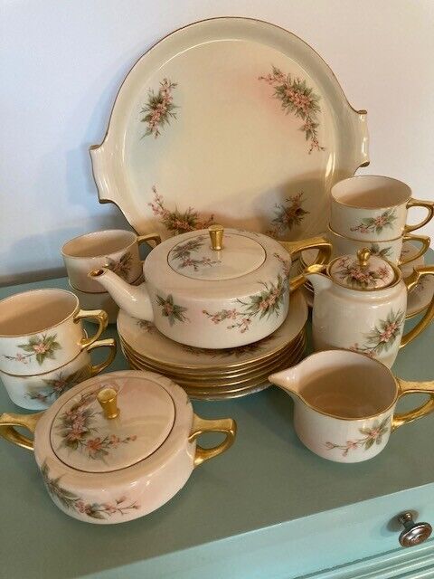 25-Piece Lenox Belleek China Tea Set