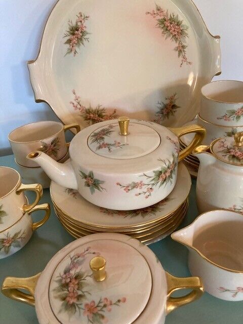 25-Piece Lenox Belleek China Tea Set