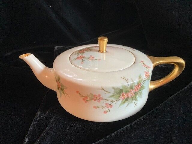 25-Piece Lenox Belleek China Tea Set