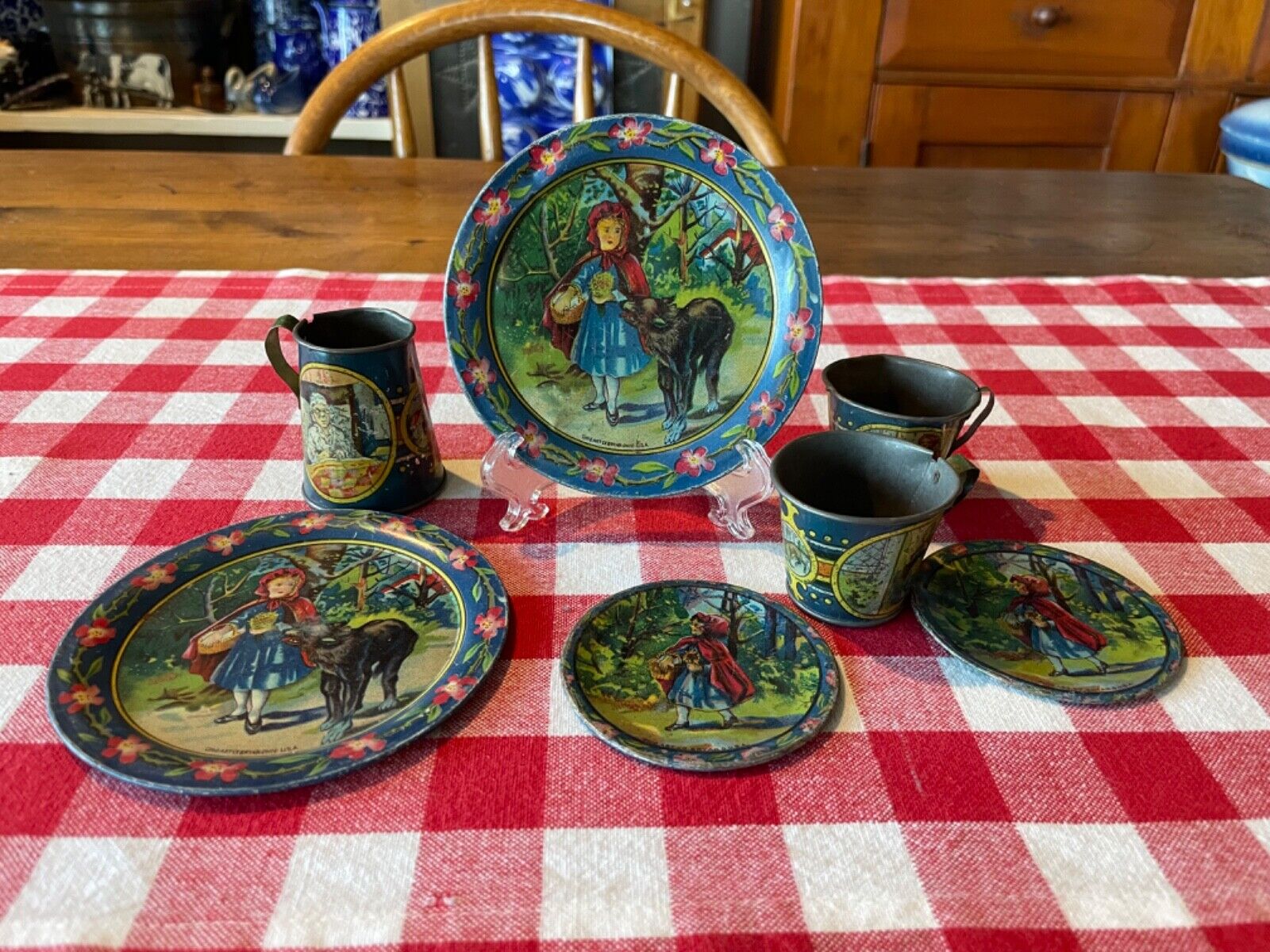 Vintage 1900s Tin Litho Child's Tea Set