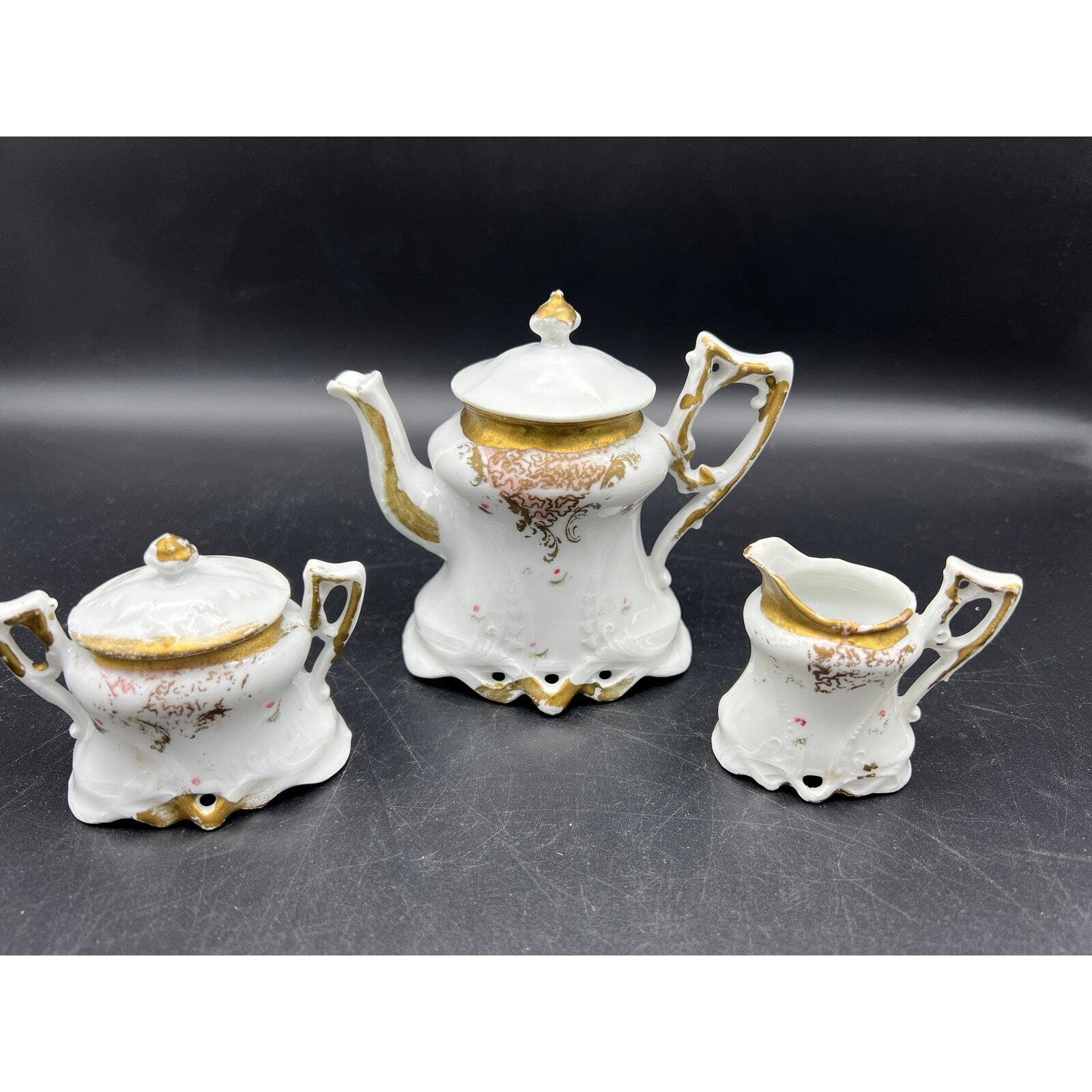 Victorian Porcelain Child's Tea Set, 17 Pieces