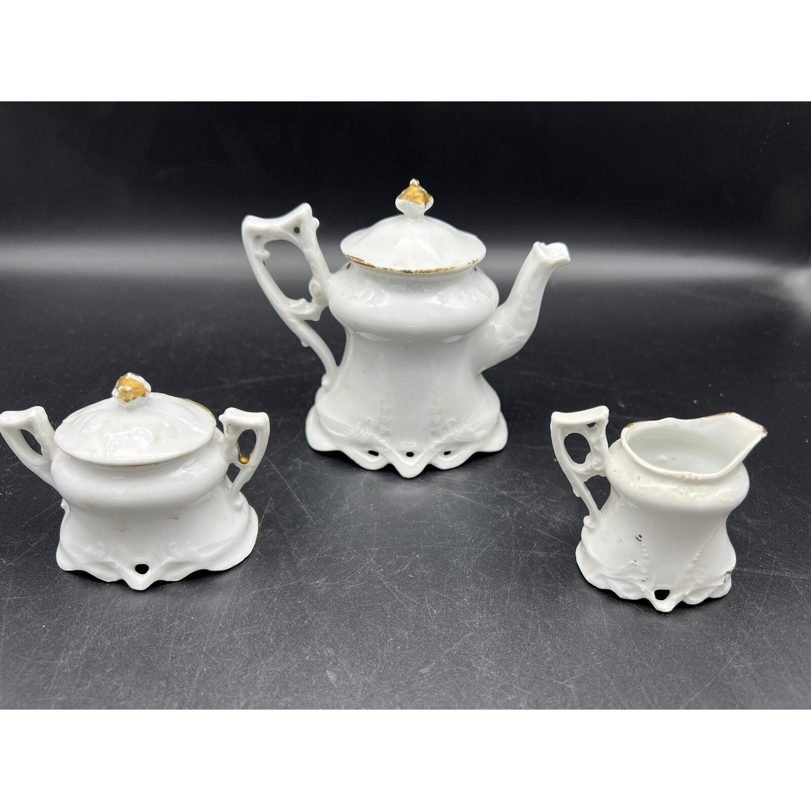 Victorian Porcelain Child's Tea Set, 17 Pieces