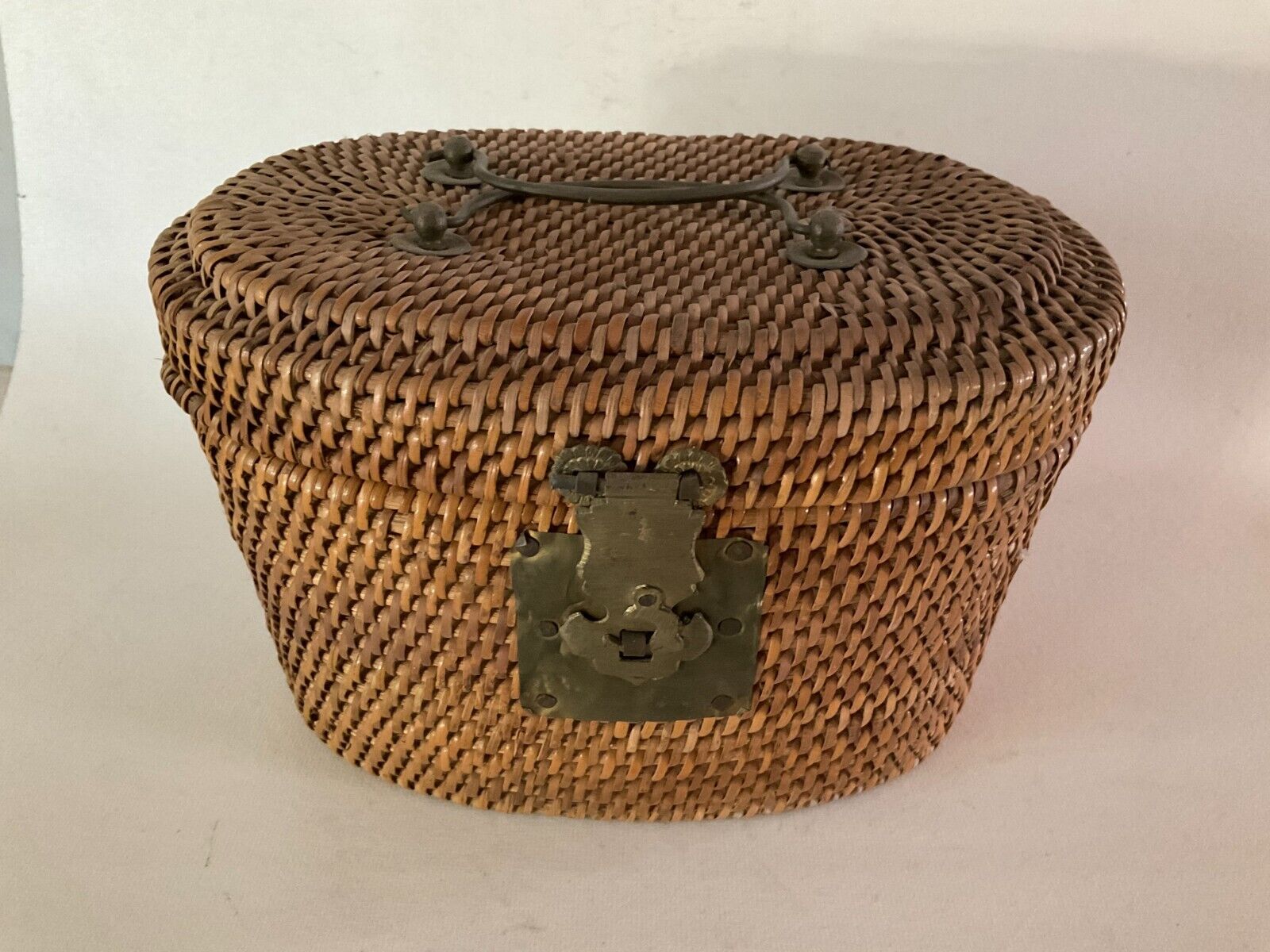 Antique Chinese Rose Medallion Tea Set Basket