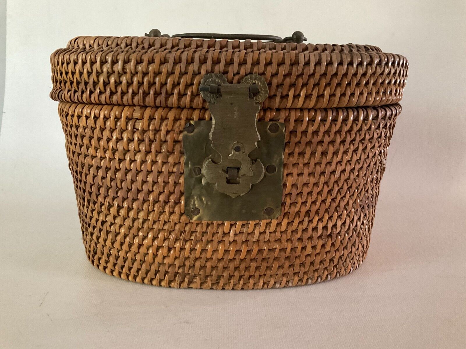 Antique Chinese Rose Medallion Tea Set Basket