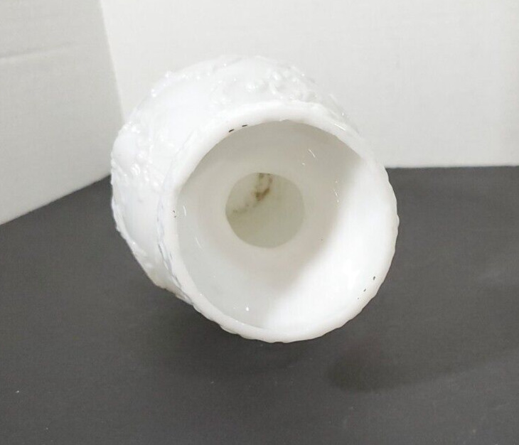 Wholesale Victorian 1800s White Bristol Glass Vase