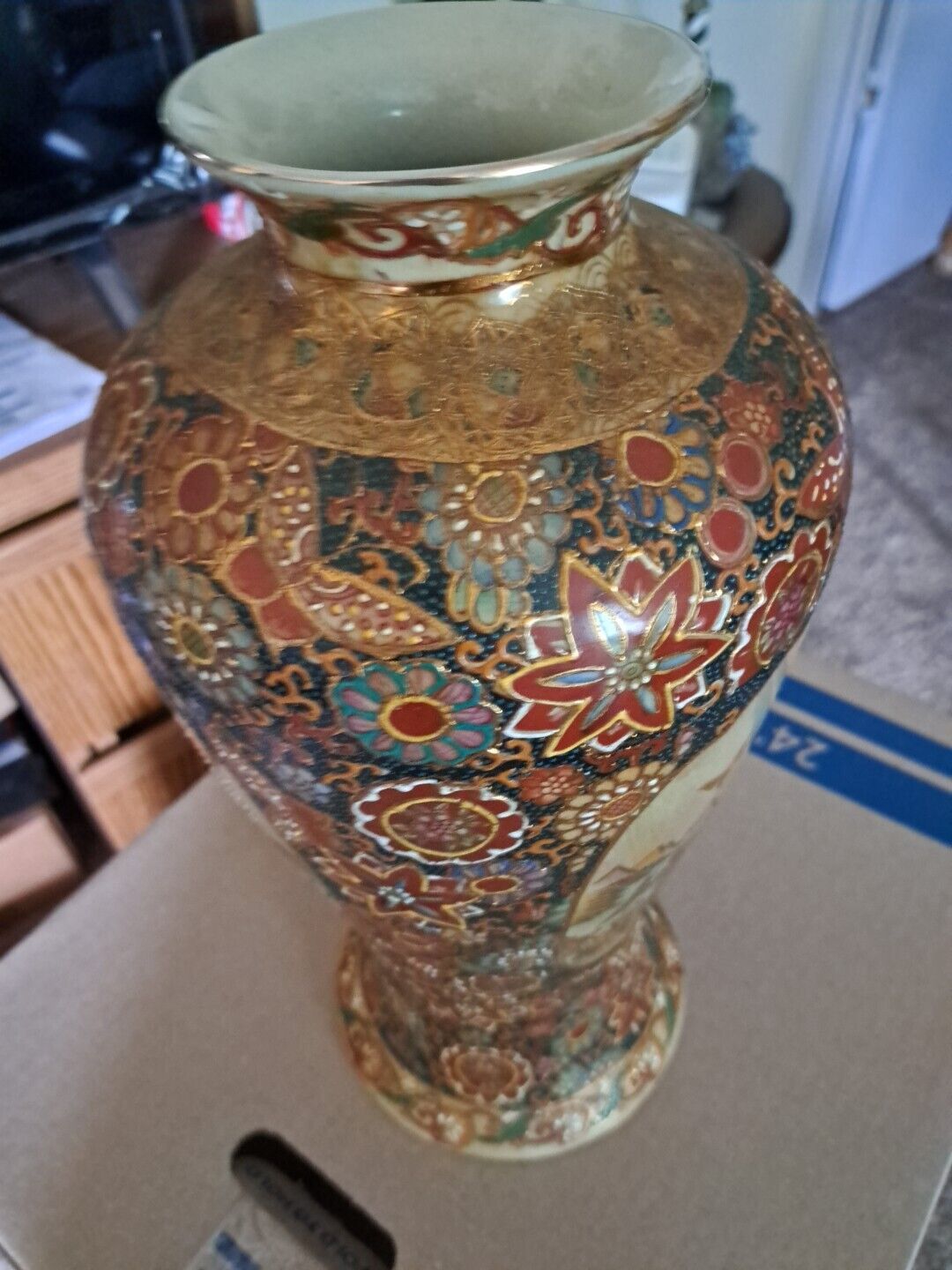 16" Satsuma Vase with 14K Gold Trim
