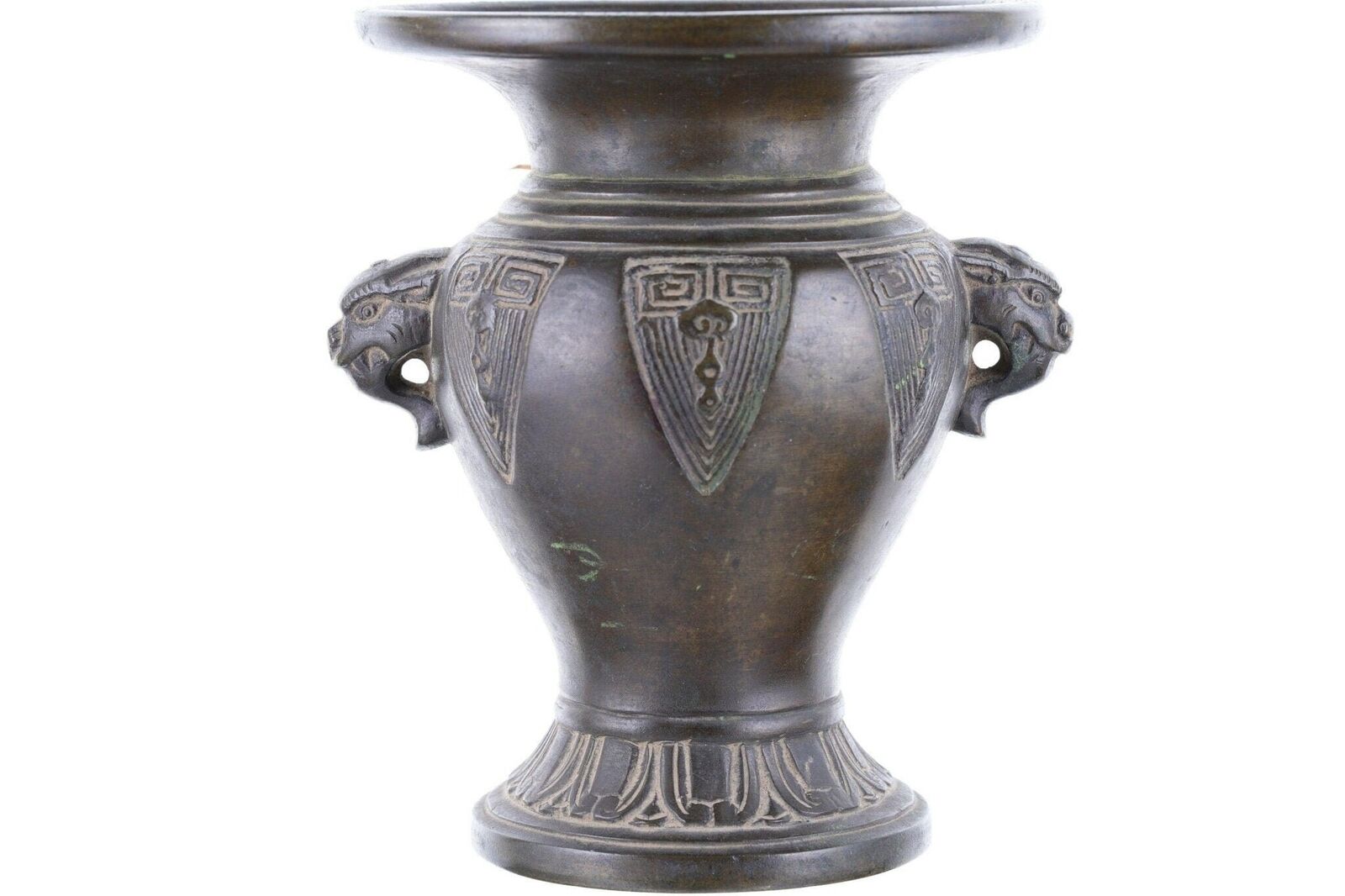 Japanese bronze vase from the 18th century