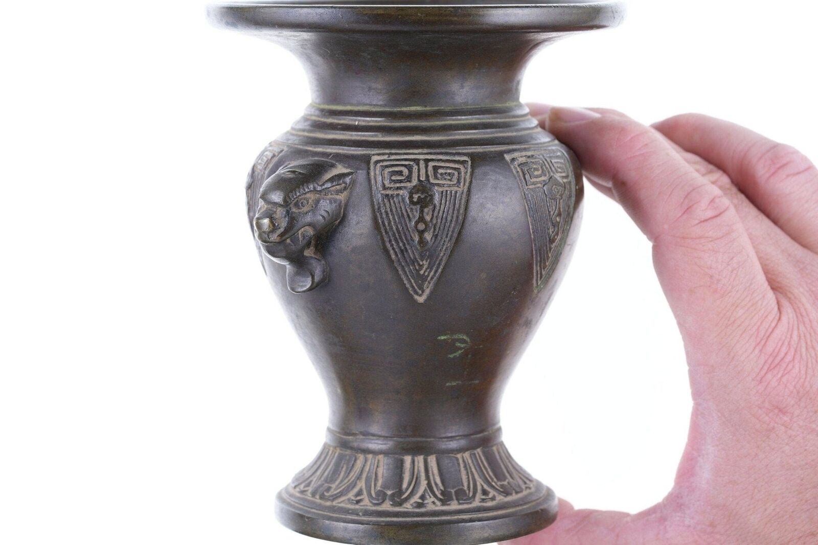 Japanese bronze vase from the 18th century