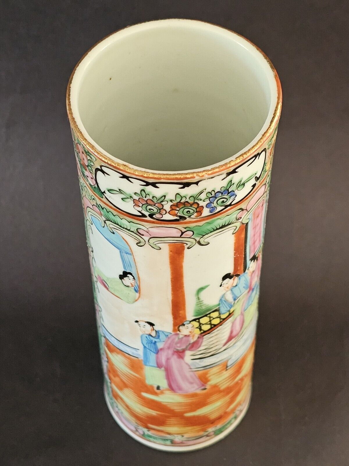 Chinese Rose Medallion Cylinder from 1800s