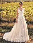 Ivory Lace V-Neck Bridal Wedding Gownças
