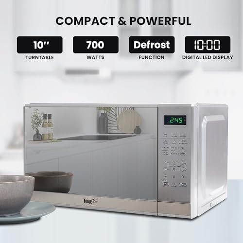 Compact 700W Microwave Oven, Digital Controls, 0.7 cu.ft