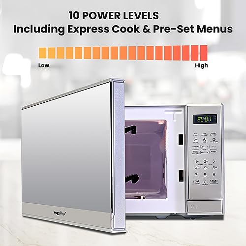 Compact 700W Microwave Oven, Digital Controls, 0.7 cu.ft
