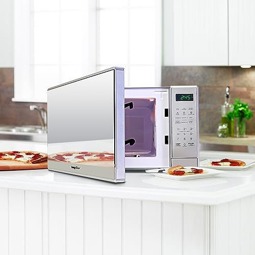 Compact 700W Microwave Oven, Digital Controls, 0.7 cu.ft