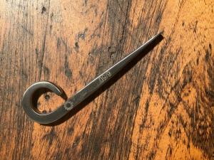 Titanium EDC Knuckle Tool with Spike Screwdriver