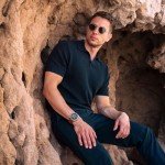 Garmin Fenix 8 Titanium GPS Smartwatch Bundle