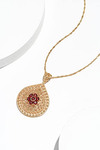 Garnet and Filigree Teardrop Pendant Necklace in Gold