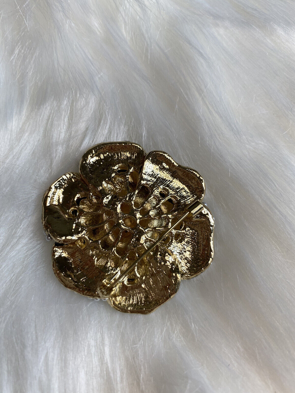 Camellia Flower Brooch Pin Enamel Metal Gold Faux Pearl Dark Gray New