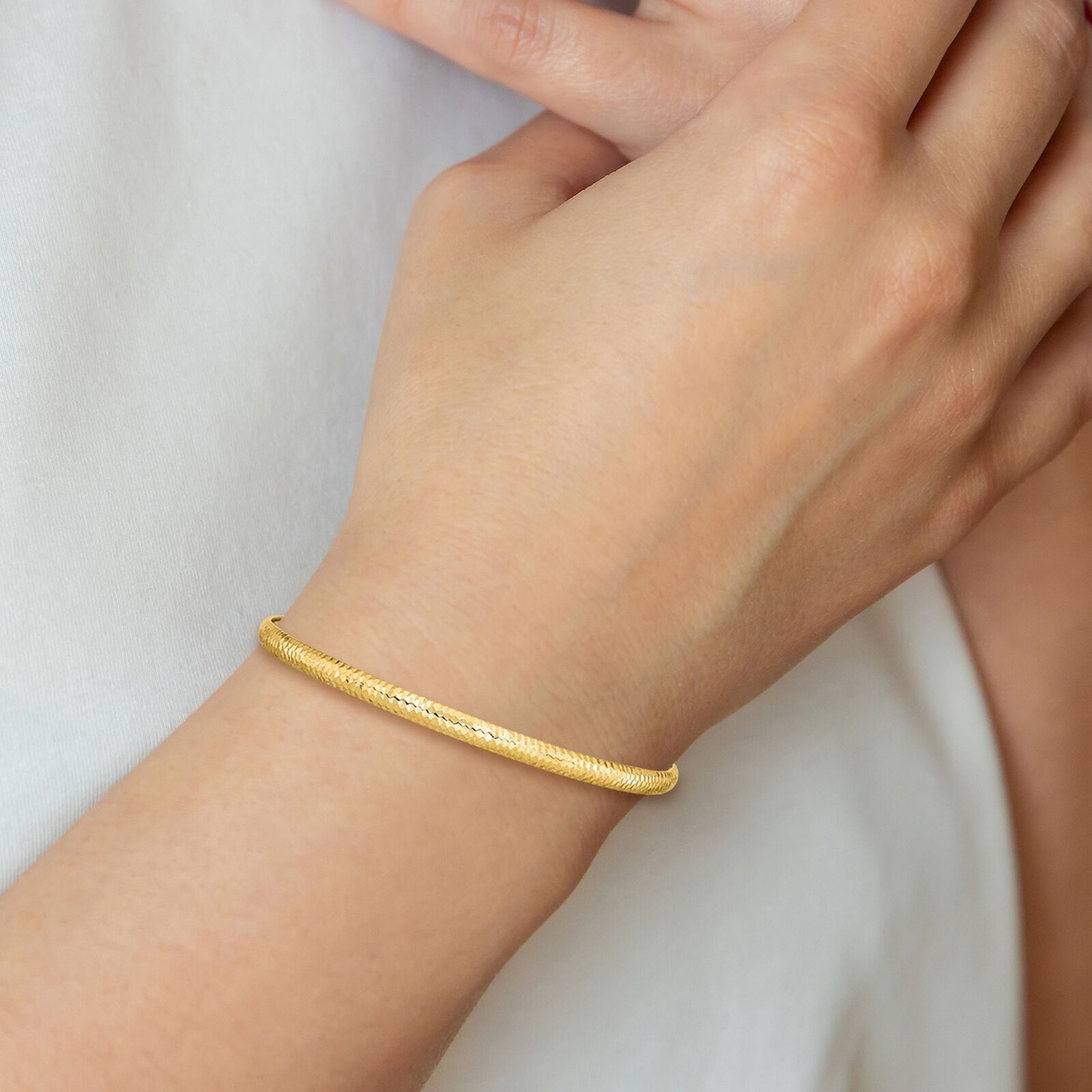 10k Yellow Gold Textured Flexible Bangle Bracelet