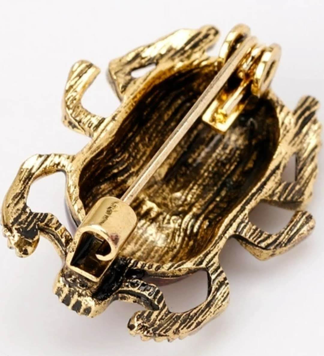 Scarab Beetle Green Enameled Small Vintage Gold Pin Brooch D-873