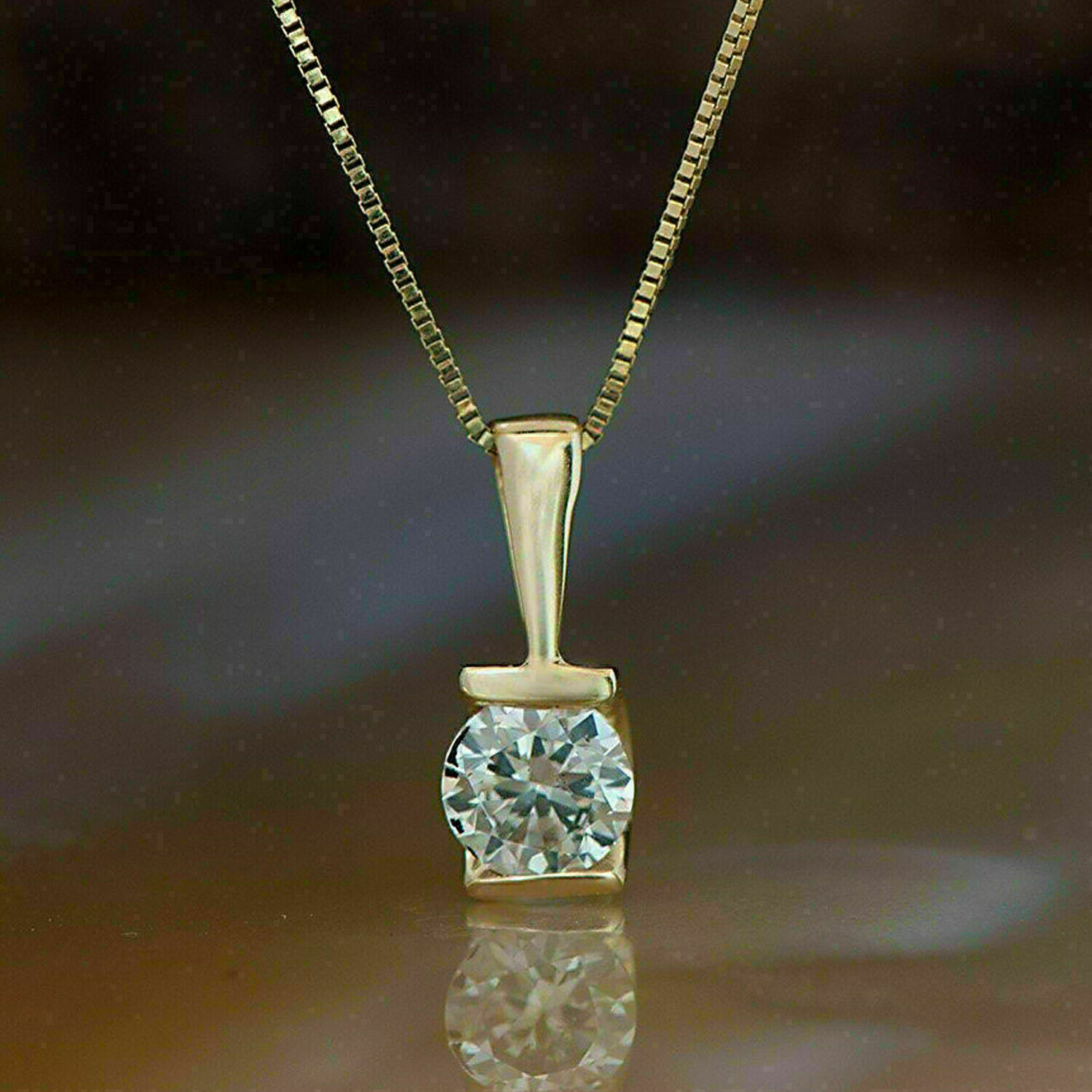 2Ct Round Cut VVS1 Diamond Pendant - 14K Gold
