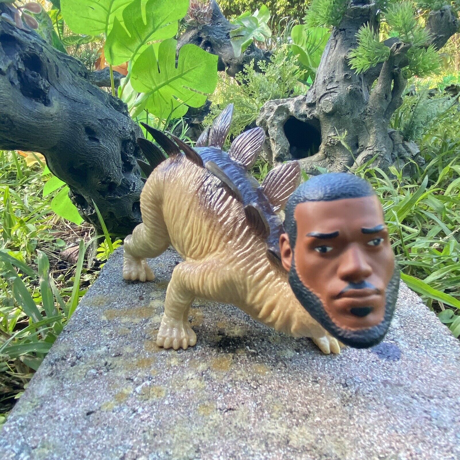 Dinosaur Lebron James Head LEBRONTOSAUR Stegosaurus Ultimate Action Figure NEW