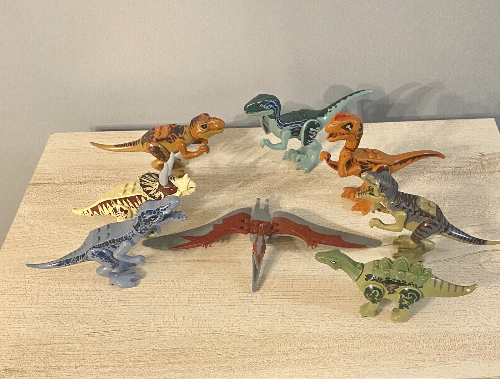 8-Piece Dinosaur Building Figure Set - Jurassic World