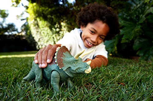 Jurassic Triceratops Roar Strikers Action Figure