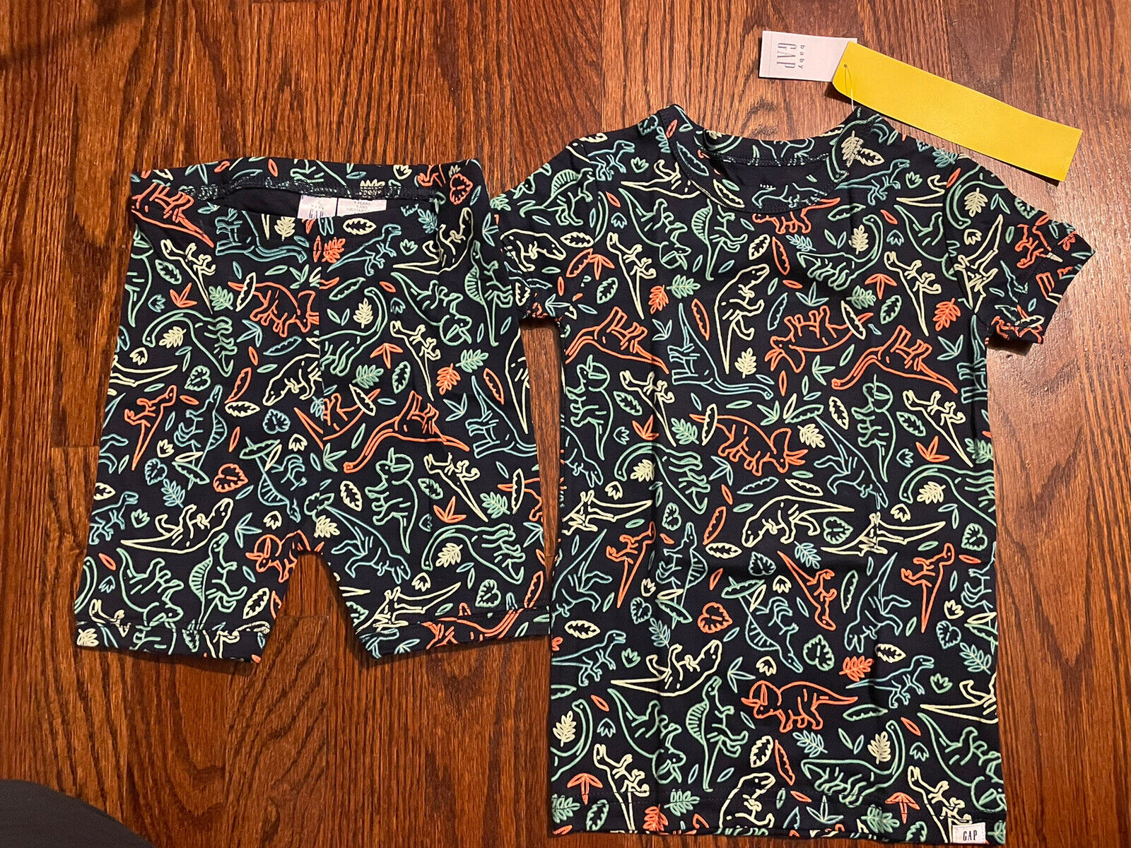NWT Baby Gap Boys Short Pajamas Dinosaurs, 5T