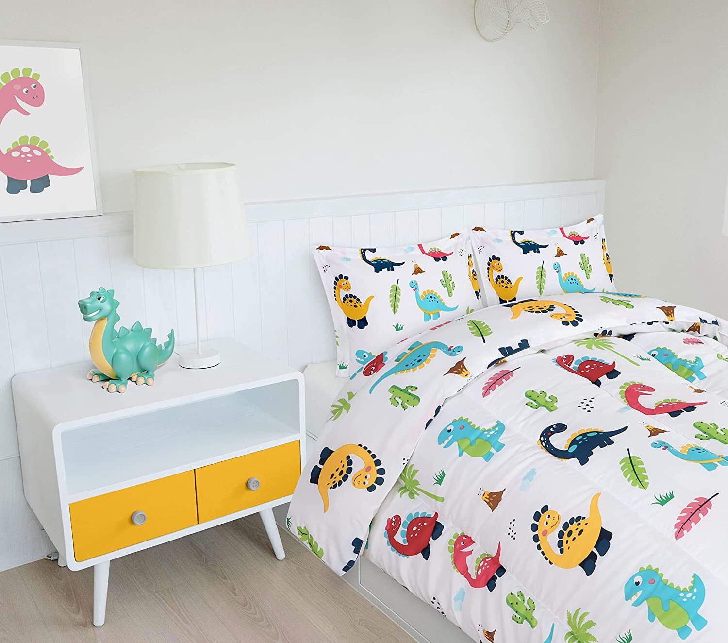 Dino Comforter Set with Pillow Cases - Twin/Twin XL