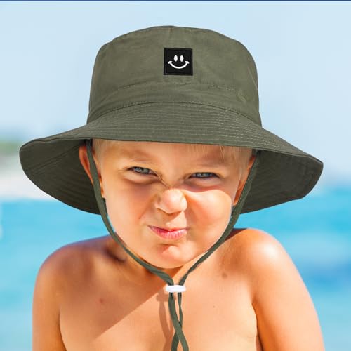 Kids smiley face sun hat for beach travel