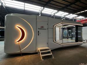 Luxury Tiny Home Pod - High-Tech Prefab Studio