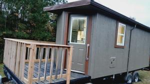 Tiny Home on Wheels, Ready to Live In