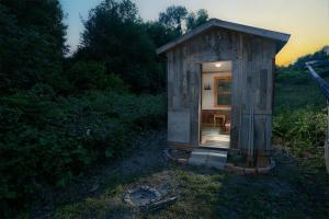 Affordable Rustic Tiny Cabin in Vermont