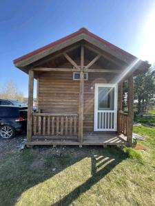 Cozy Tiny Cabin, Move-In Ready!