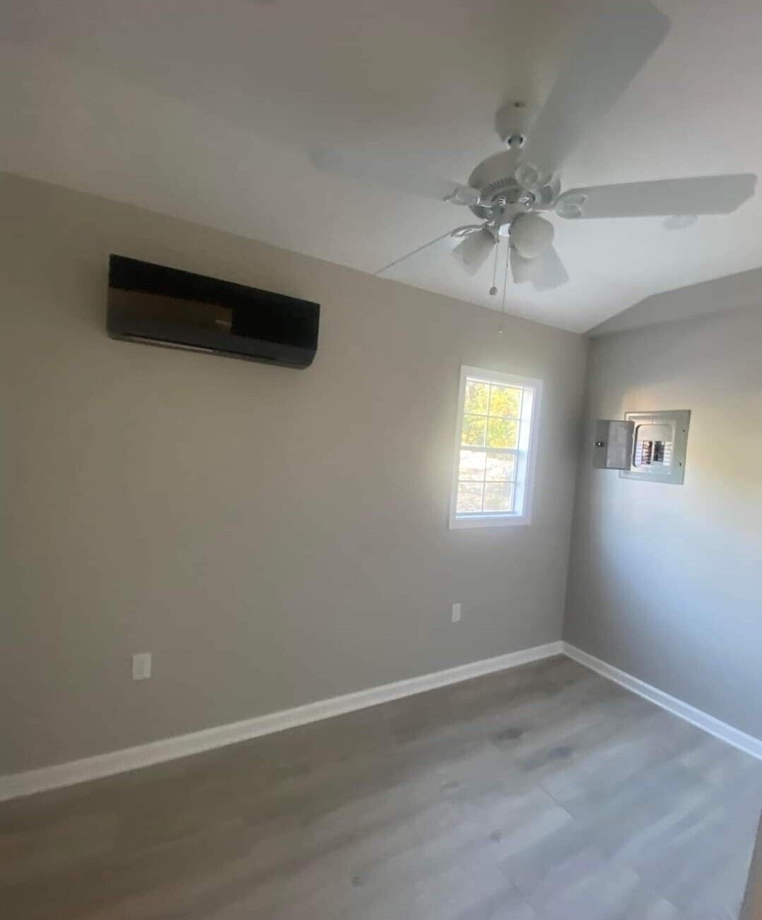 Customized Prefabricated Tiny Home for Convenient Living