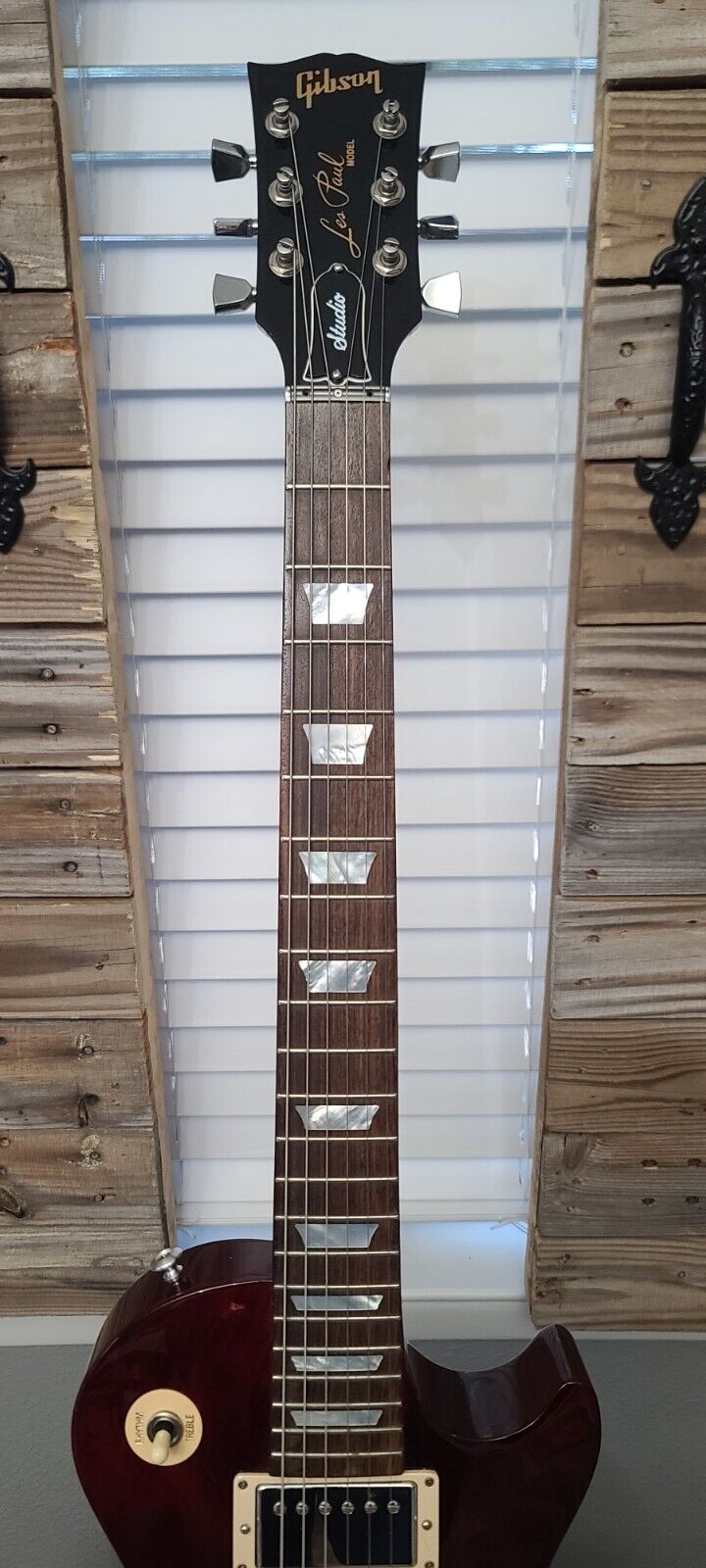 Gibson Les Paul Studio HP with Aluminum Case