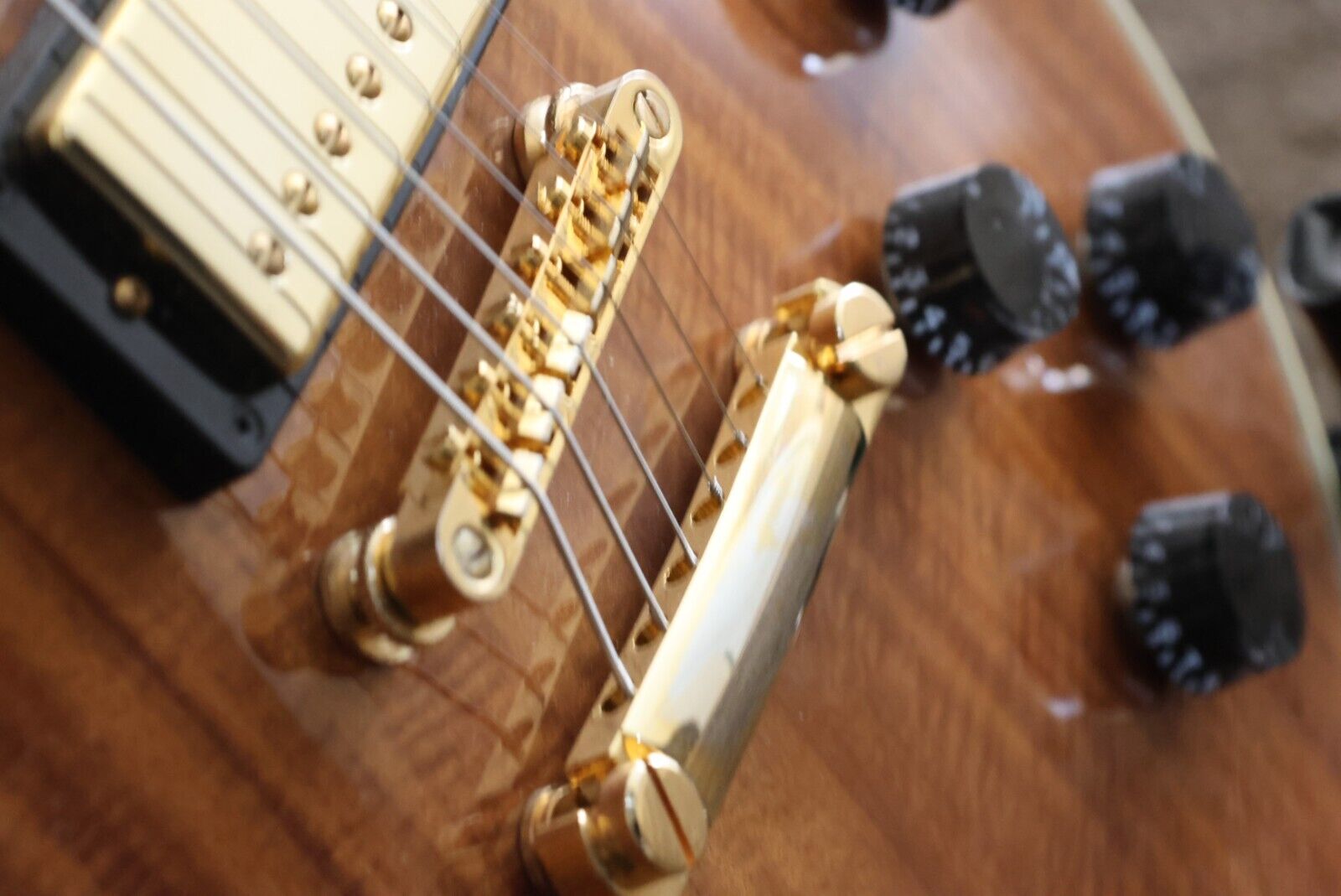 Epiphone Les Paul Custom Koa Gold Package - FLAWLESS